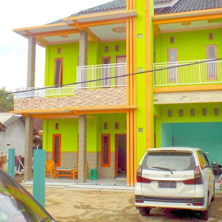 Osingvacation Bed and Breakfast Tamansuruh Exteriör bild